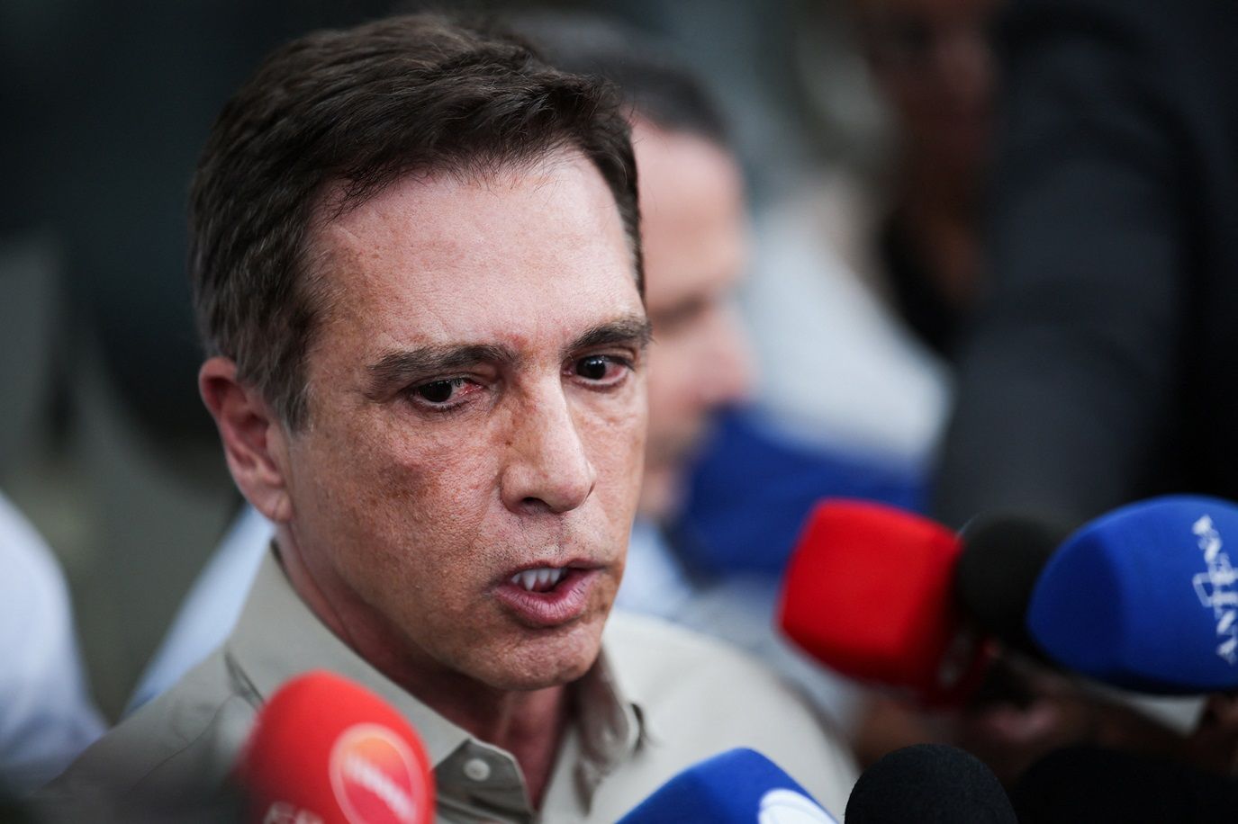Médico diz que Jair Bolsonaro deve ter alta hospitalar na sexta-feira