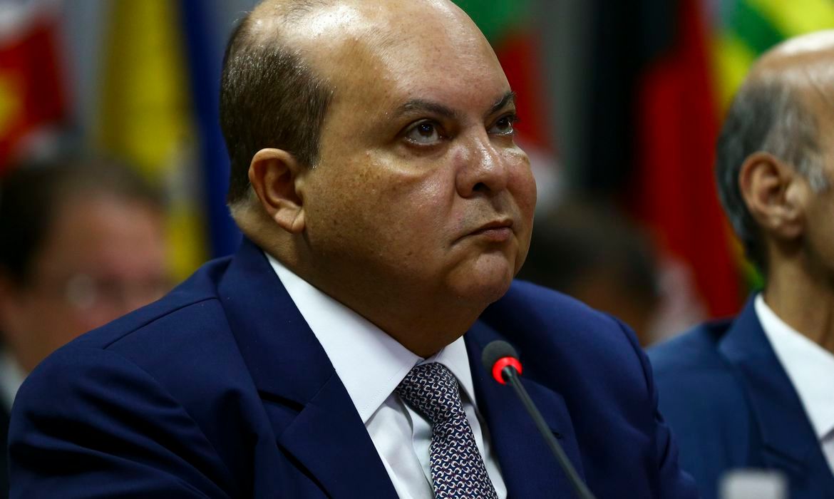Ibaneis deixa governo do DF para disputar Senado em 2026